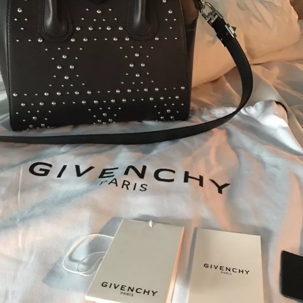 Brand new Givenchy Antigona limited edition - Picture 2 of 7